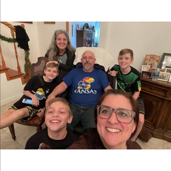 Meet your Posher, Mona Lisa. Share this & other listings I’ll share back🙏💙💛 - Picture 3 of 16